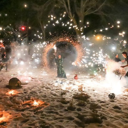 Профессиональные фаерщики на корпоративе в Абхазии